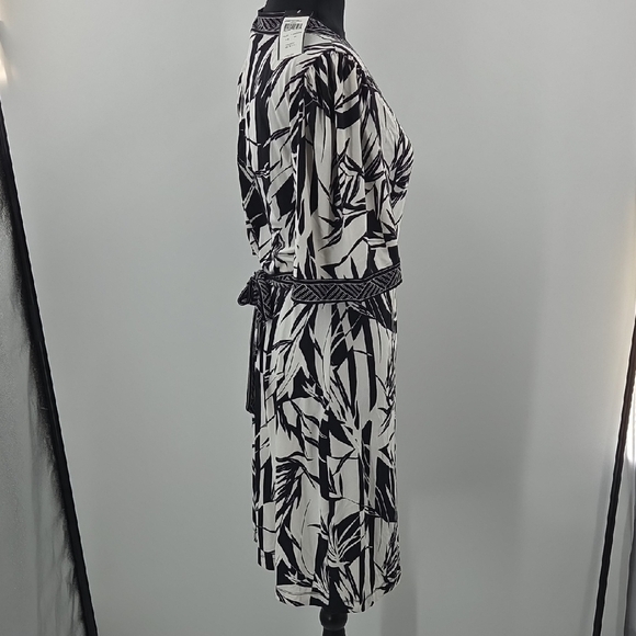 BCBGMaxAzria Black and White Patterned Midi Dress NWT - Picture 8 of 16